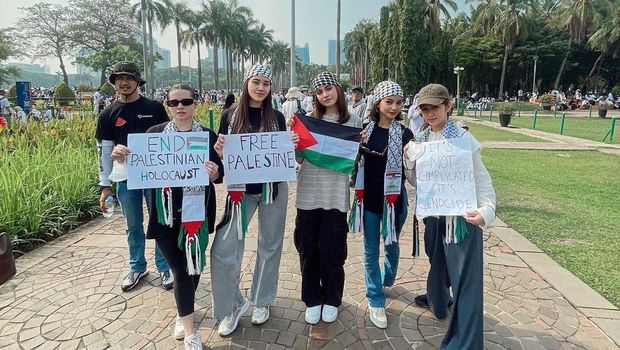 Rebbeca Kloper Ikut Demo Bela Palestina Bareng Aaliyah