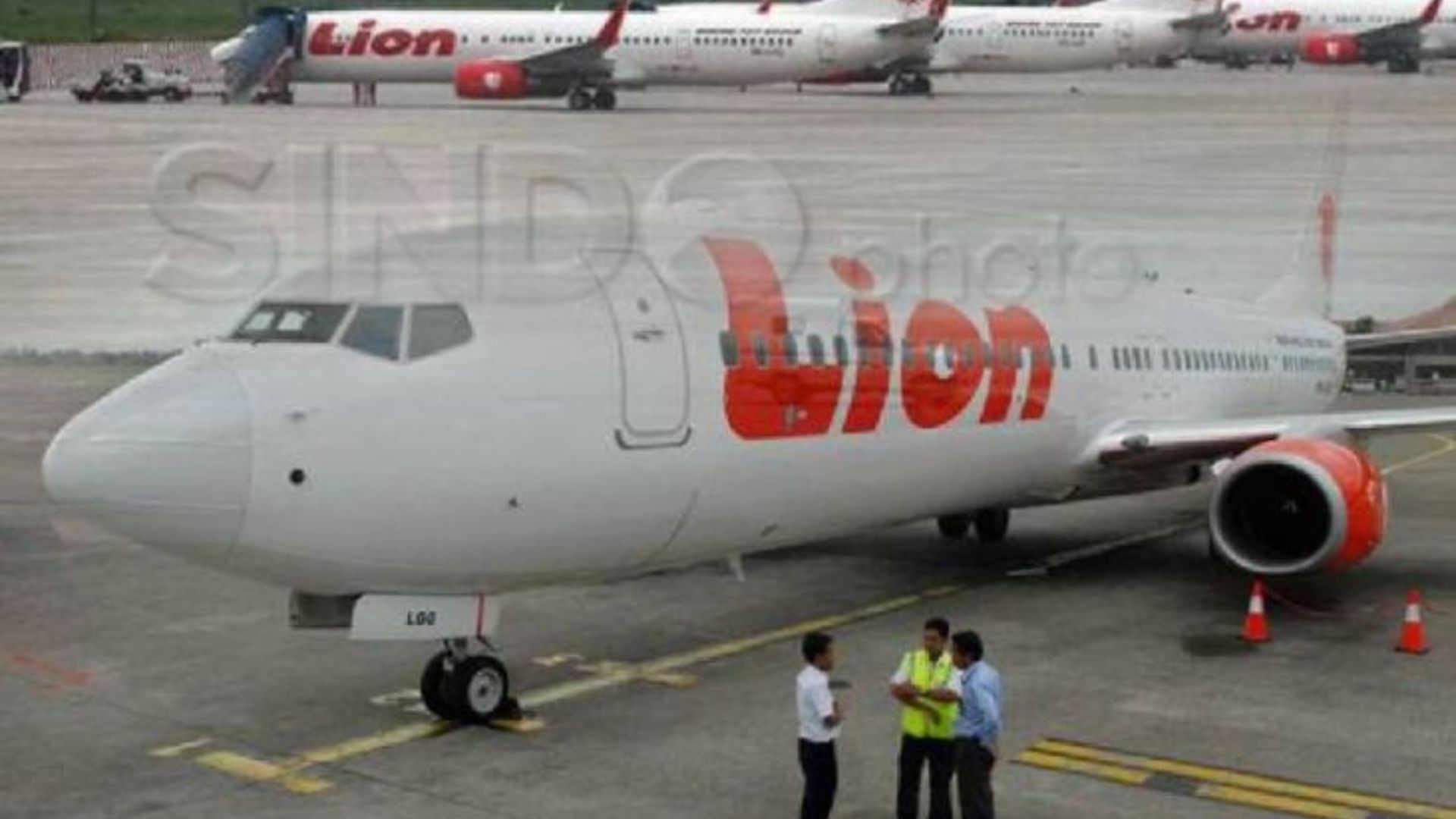 Jendela Pesawat Lion Air Lepas Saat Terbang