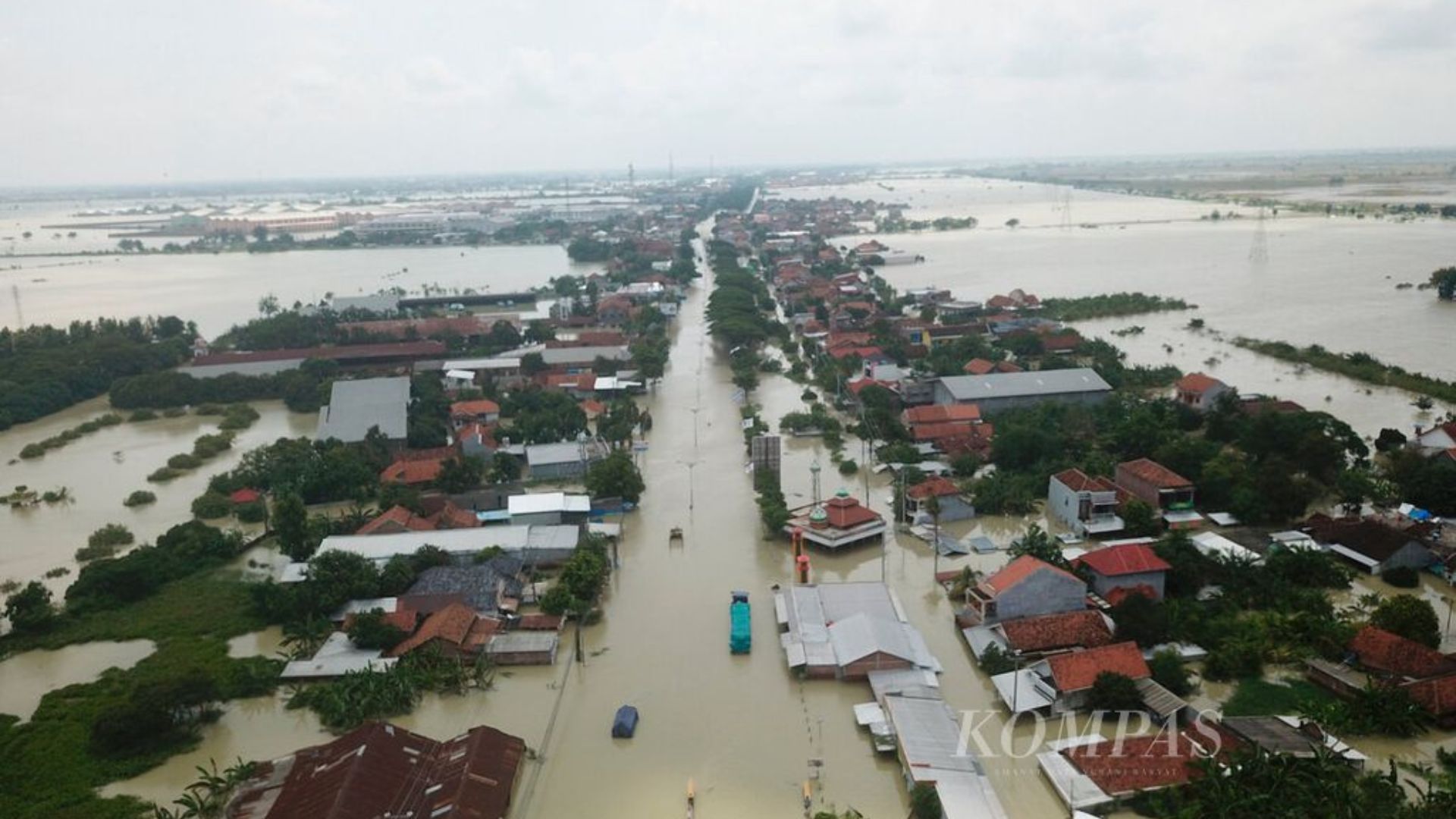 Peninjauan Lokasi Tanggul Jebol Akibat Banjir Demak