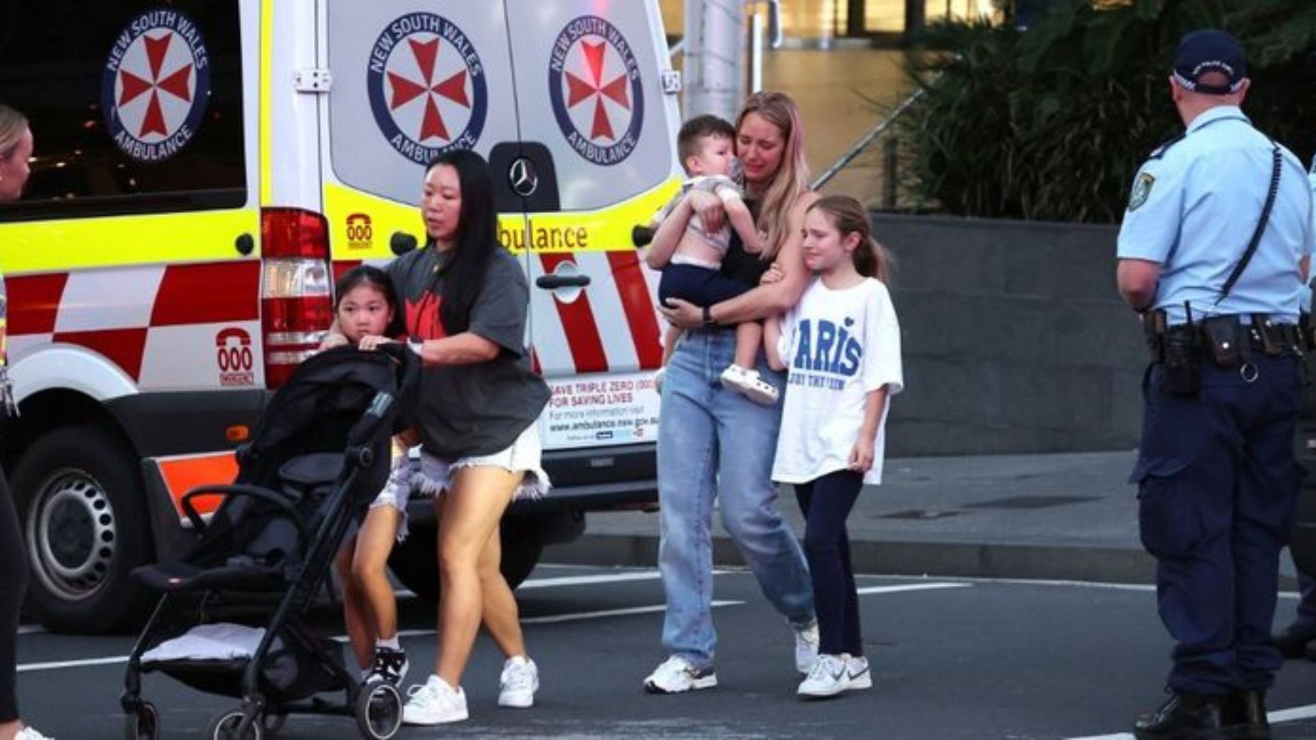 Aksi Penusukan Massal Di Mall Sydney